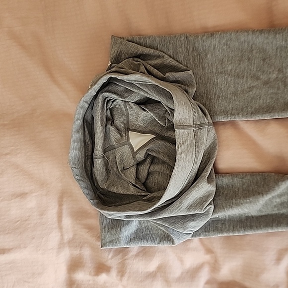 Alo Yoga Gray Air Land Ocean Leggings (sm) - Picture 5 of 5